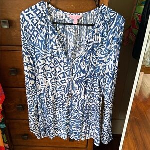 Lilly Pulitzer Blue and White Abstract Blouse